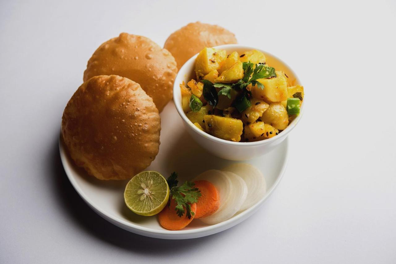 Hotel Capital O Bvh Hospitality Near Pvr Ansal Plaza Greater Noida Extérieur photo